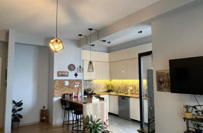 იყიდება ახალი გარემონტებული 4 ოთახიანი ბინა